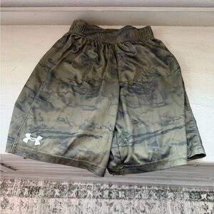 Under Armour Kids' Green Shorts - Size Small